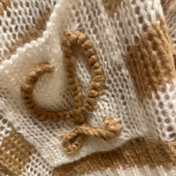 Loewe Anagram cardigan crafted from a luxurious wool-blend - Picture 11 of 12